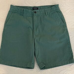 Nautica Men's Green Flat Front Shorts